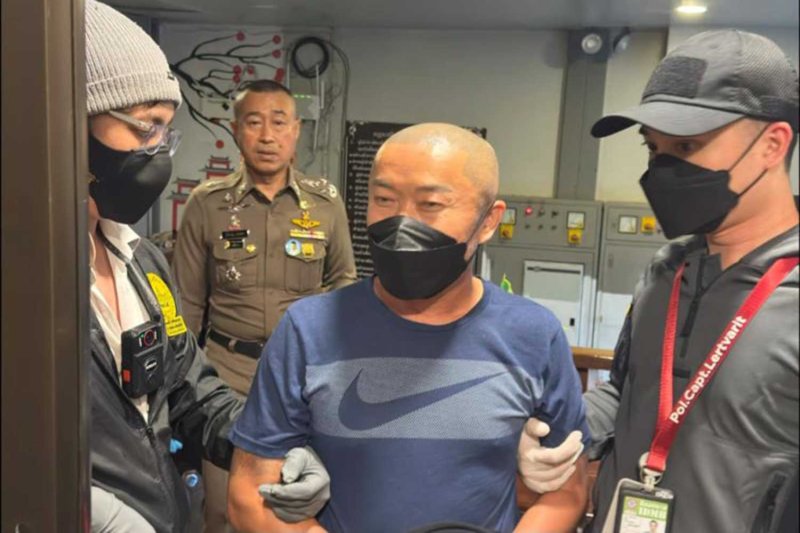 Police take into custody suspect Uthai Khanapiwat in Ayutthaya province on July 4. Police photo