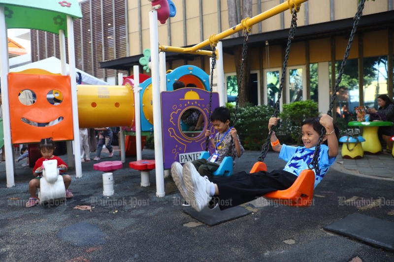 Children enjoy the Children’s Discovery Museum in Chatuchak district. That and the children's museum in Thung Khru district will be closed during the mid-year school break next month. (Photo: Nutthawat Wichieanbut)