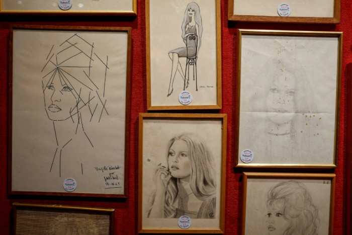 Bardot auction in Paris fetches nearly €1m