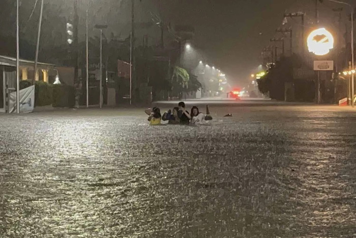 Visitor goes missing in flooded Pattaya