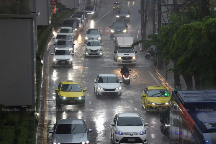 Dozens of Bangkok streets flooded amid non-stop rain - Bangkok Post