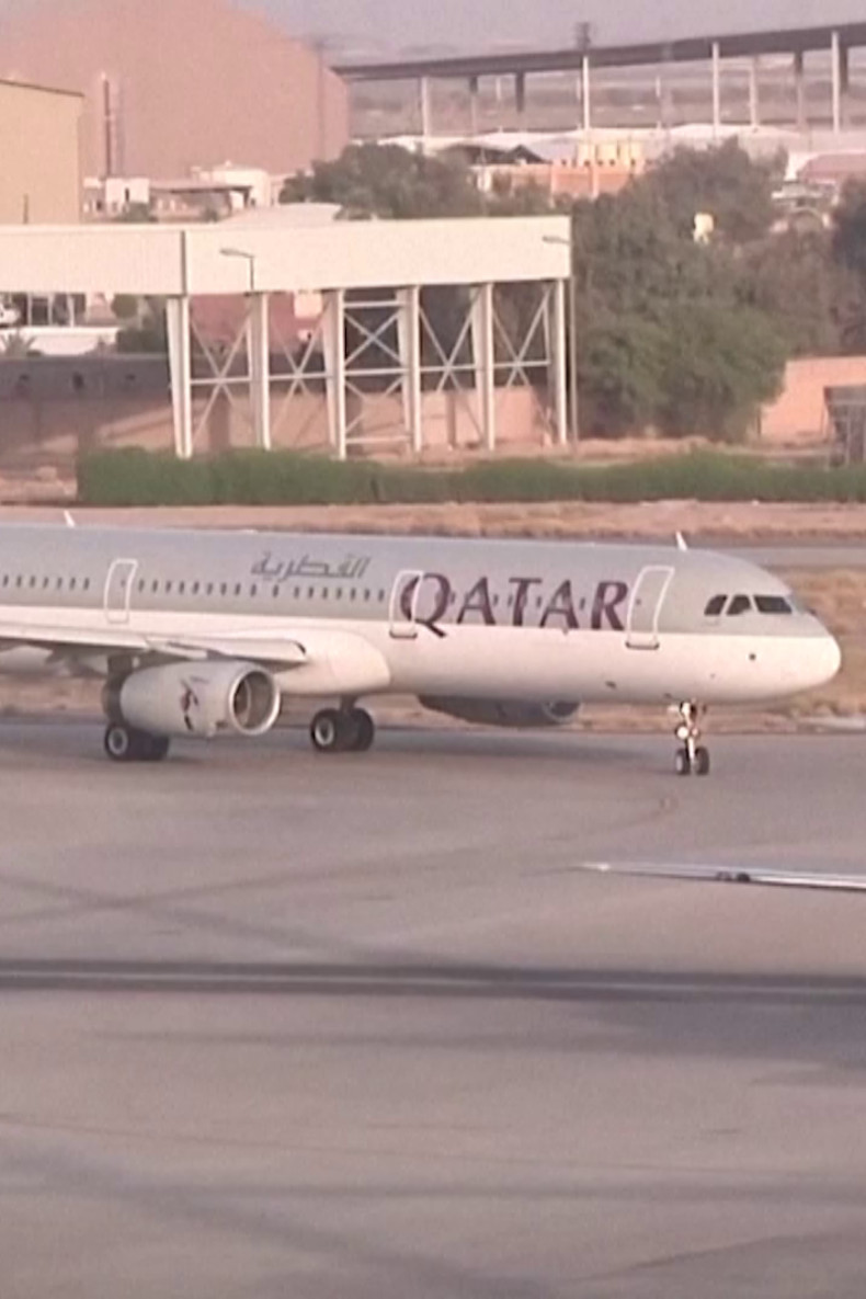 Qatar Airways seconds pilots as carriers adapt to Iran war
