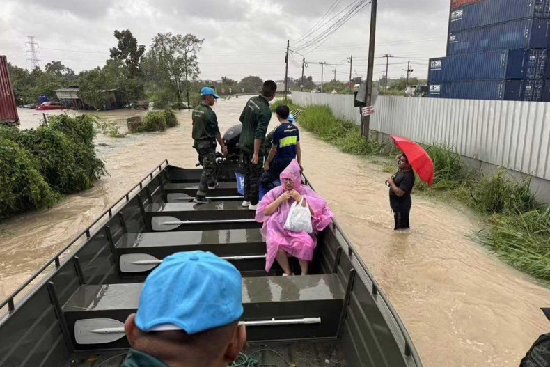 10,000 troops sent to flood-hit provinces