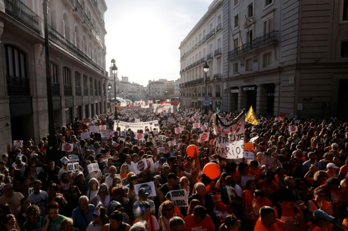 Thousands march in Madrid over eviction of 87-year-old woman - Bangkok Post