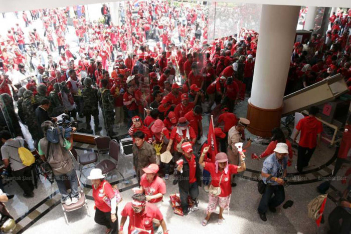 Red-shirt leaders walk free