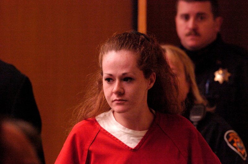 Death row inmate Christa Pike enters a criminal court in Knoxville, Tennessee, for a hearing in December 2007. (Photo; Reuters)