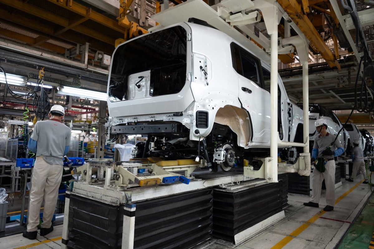 Tree Flowwrs Bangkok Post - Toyota suspending work at three Thai plants from Oct 5-10