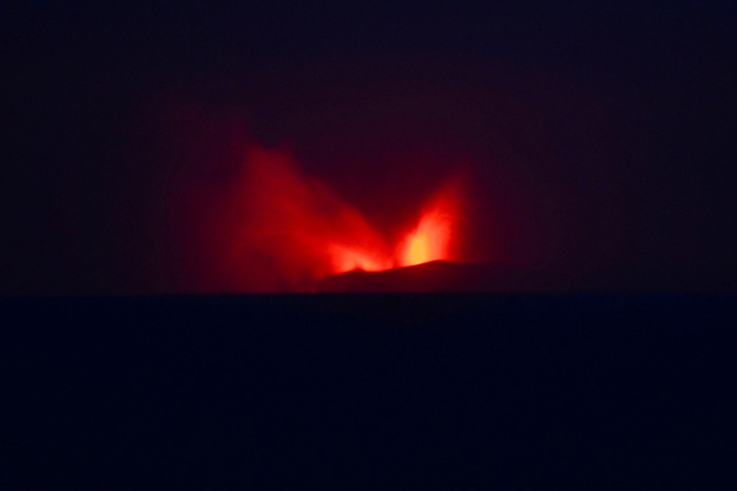 Linked Large Rings Bangkok Post - New land formations linked to Anak Krakatau eruptions