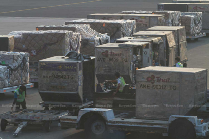 Plan to ease airport cargo overload