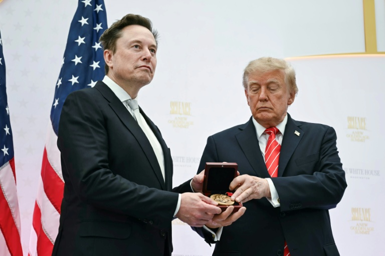 US President Donald Trump presents the National Medal of Science to Elon Musk. (Photo: AFP)