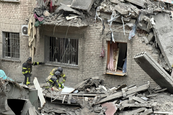 Russian strikes kill 11 including 3 children, says Kyiv - Bangkok Post