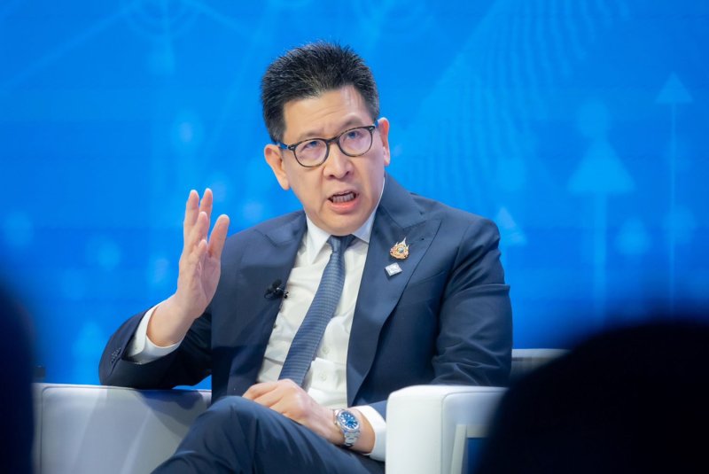 Deputy Prime Minister and Finance Minister Ekniti Nitithanprapas speaks on the theme “Building Resilience in a Fragmented World” on Tuesday. (Photo supplied)