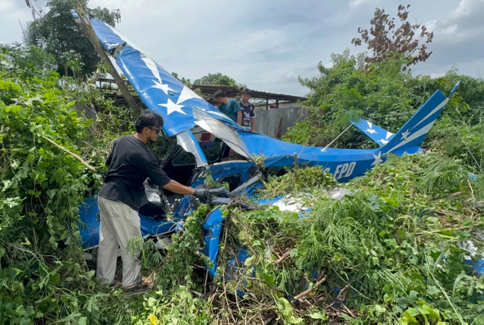 Light aircraft crashes in Chon Buri, pilot injured