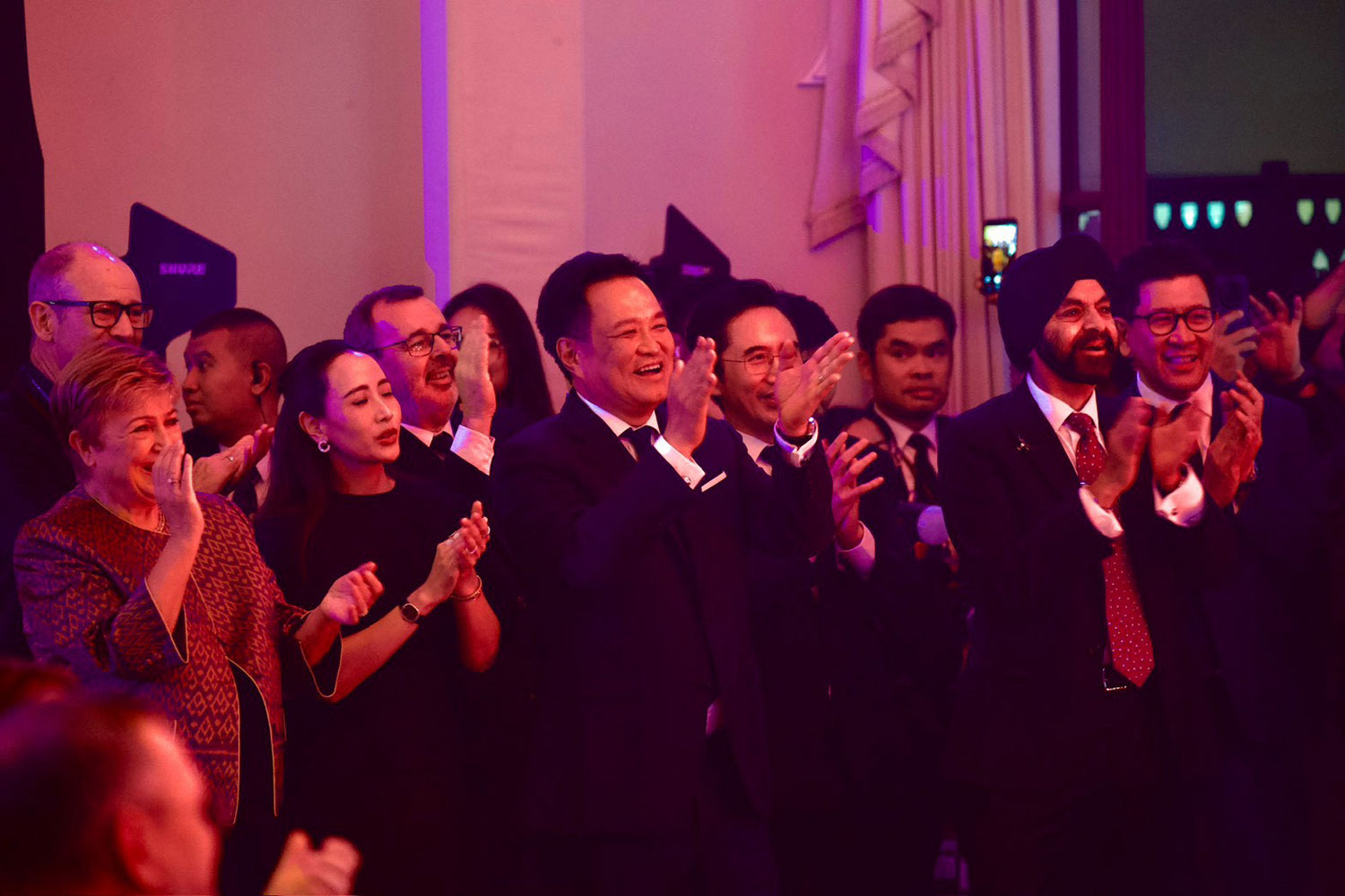 Prime Minister Anutin Charnvirakul and guests applaud as Thai rock singer Nene Royal showcases her talent. (Photo: Tourism Authority of Thailand)