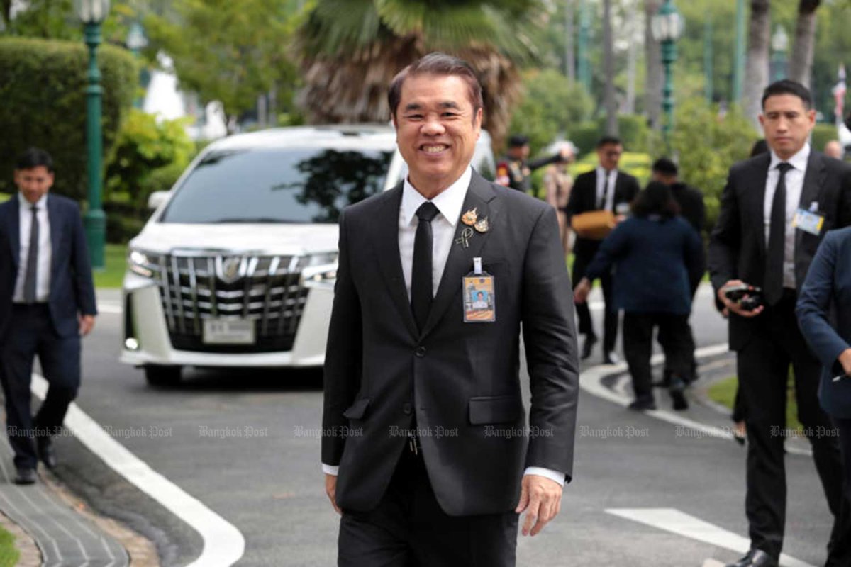Post 005 Bangkok Post - Suriya defends B8bn EV harvester scheme