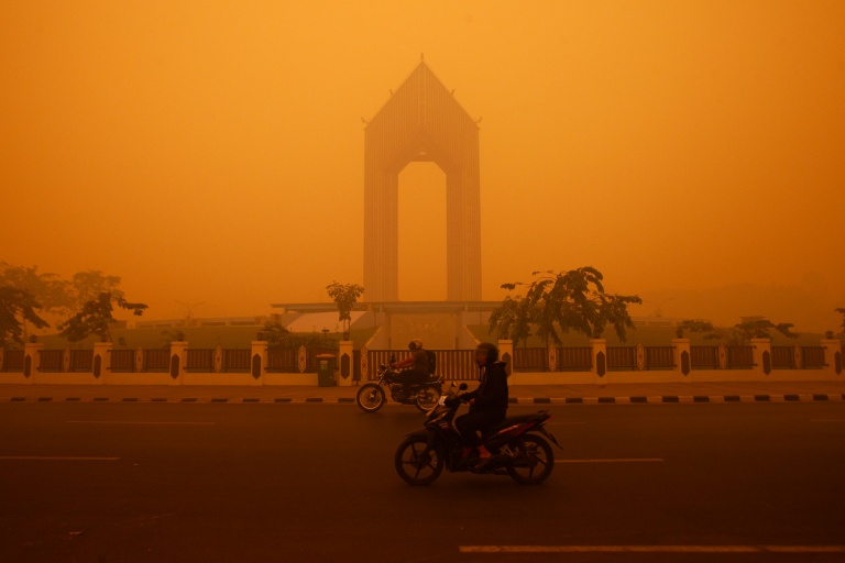 Thick haze from Indonesia wildfires has spiked air pollution domestically and in neighbouring countries. (Photo: AFP)