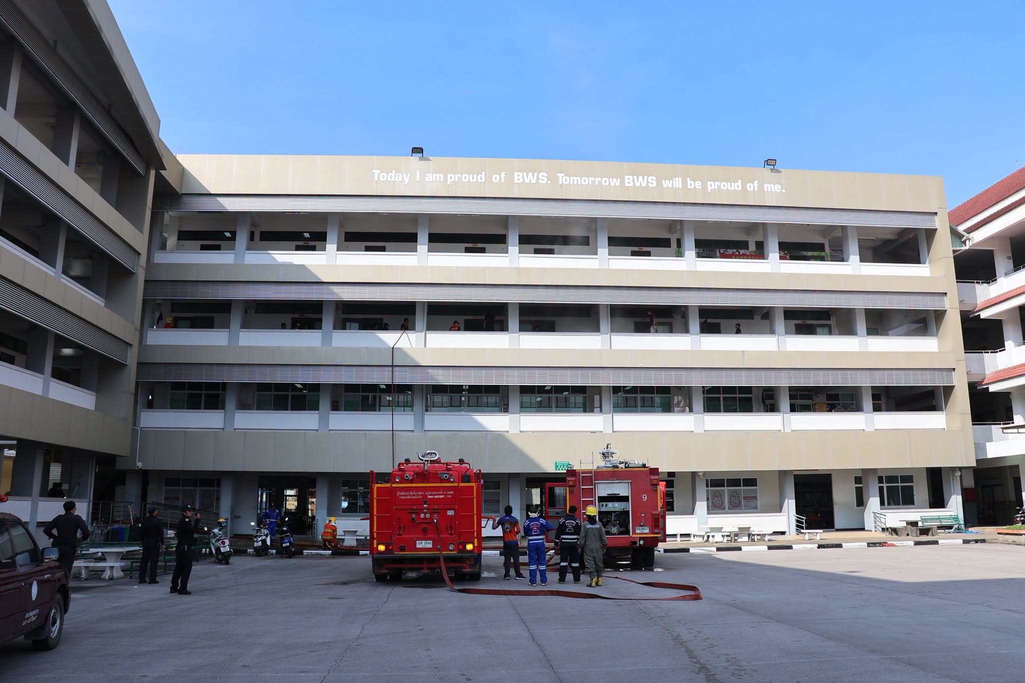 Fire broke out on the third floor of the Boonwat Wittayalai School. (Photo: Lampang Municipality)