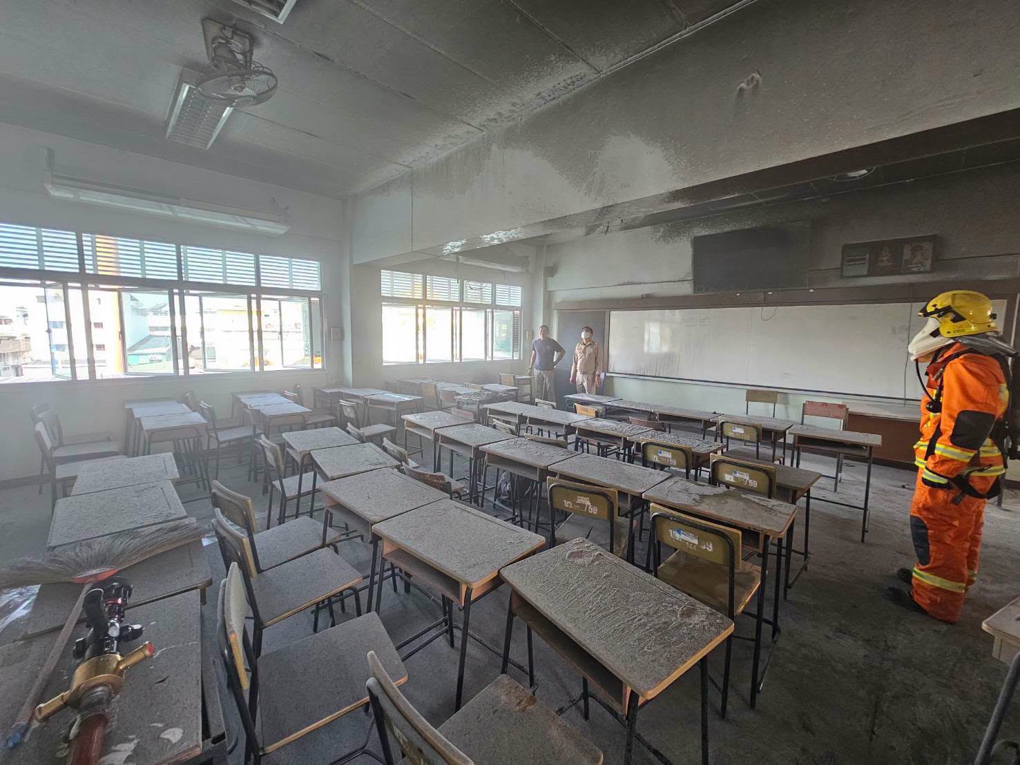  Classroom debris remains after an air conditioner caught fire at Boonwat Wittayalai School in Lampang. (Photo: Lampang Municipality)