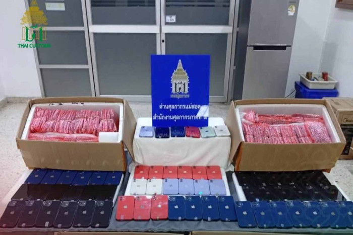 Visual Report Apple Bangkok Post - Customs seize 1k Apple phones