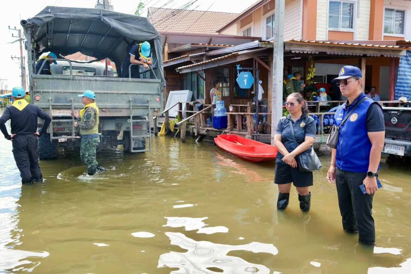 Muang district of Chachoengsao remained in floodwater on Tuesday. Public Relations Department.