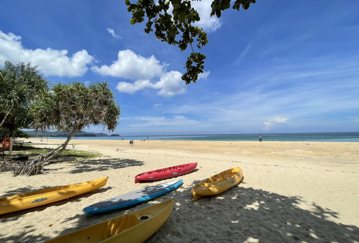 Phuket visitors bring in nearly B400bn