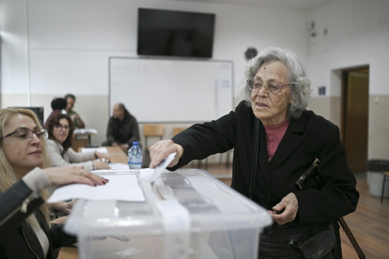 Bulgarians are voting in a presidential election amid security concerns