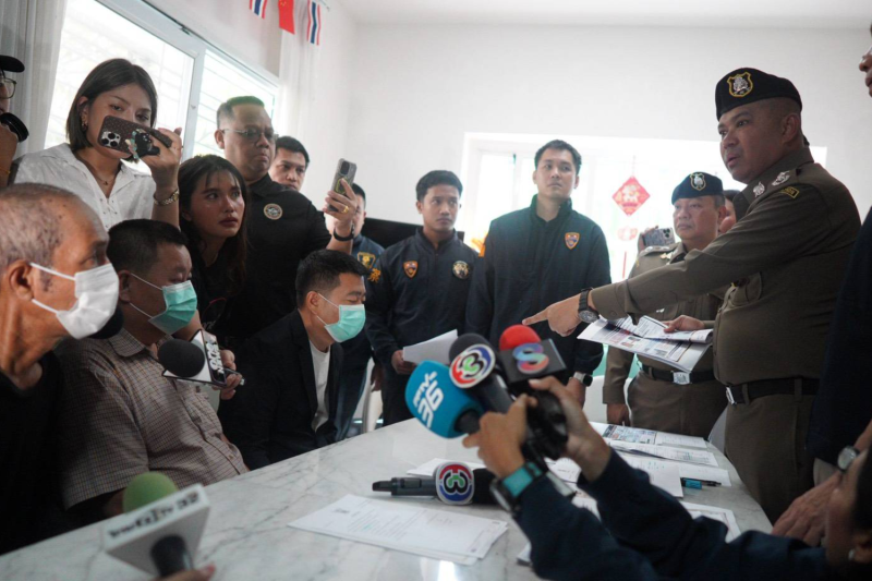 Police question three suspects in the "fake fathers" scandal, accused of helping Chinese families obtain Thai birth certificates through illegal arrangements. (Photo: supplied/ Wassayos Ngamkham)