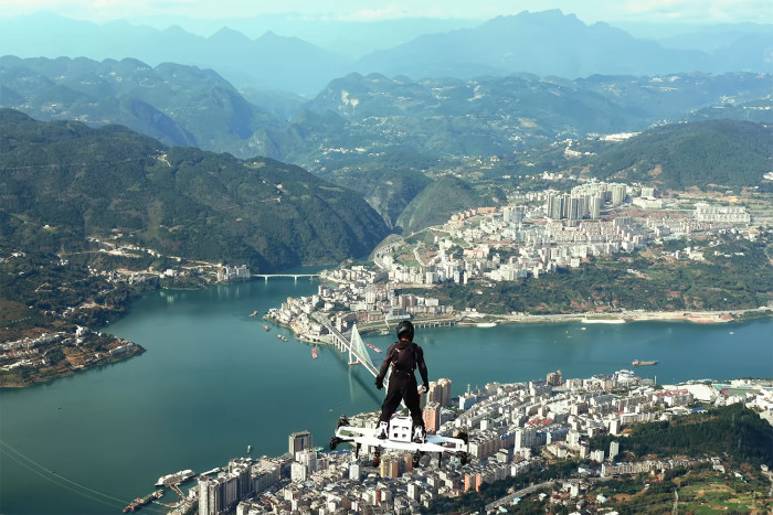 ‘Chinese can actually fly’: man pilots homemade hoverboard over mountains, across Yangtze River