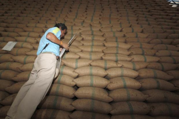 Bidders flock to rice auction