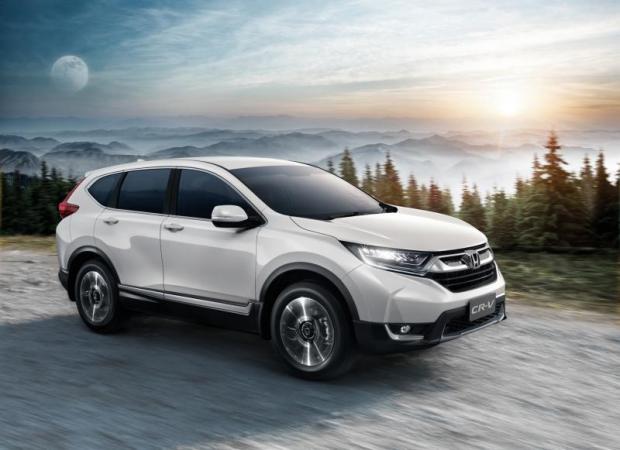 Honda Automobile Thailand yesterday rolled out the fifth-generation Honda CR-V for the Thai market, equipped with a 1.6L i-DTEC diesel turbo engine.