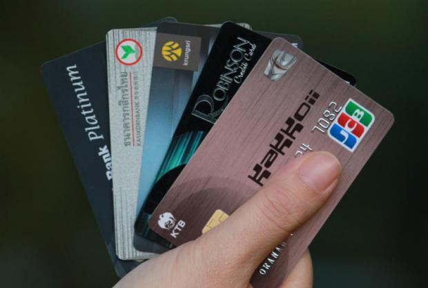 Credit card spending loses steam