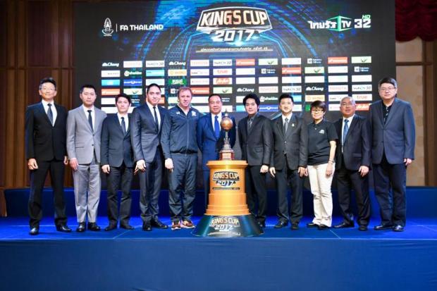 FAT president Somyot Poompunmuang, centre, and Thailand coach Milovan Rajevac, third left, at yesterday's press conference. PR