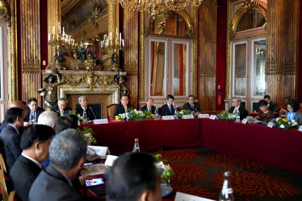 PM seeks help for Thai firms in France