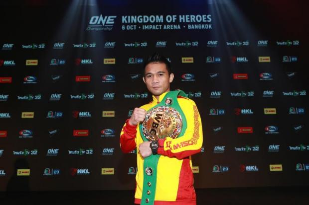 Srisaket to take on Diaz in title defence