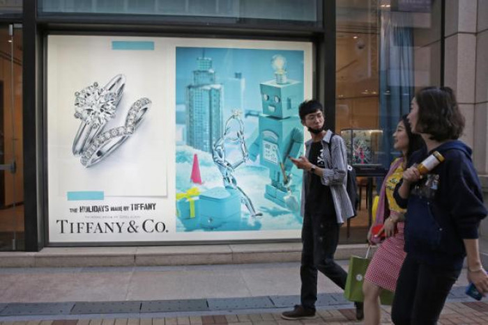 Chinese lose appetite for luxury goods