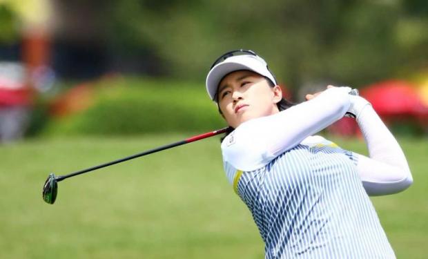 Yang and Lee take joint lead