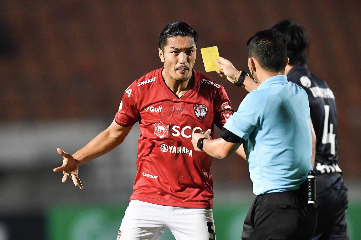 Referee's indefinite ban overshadows Thai league action