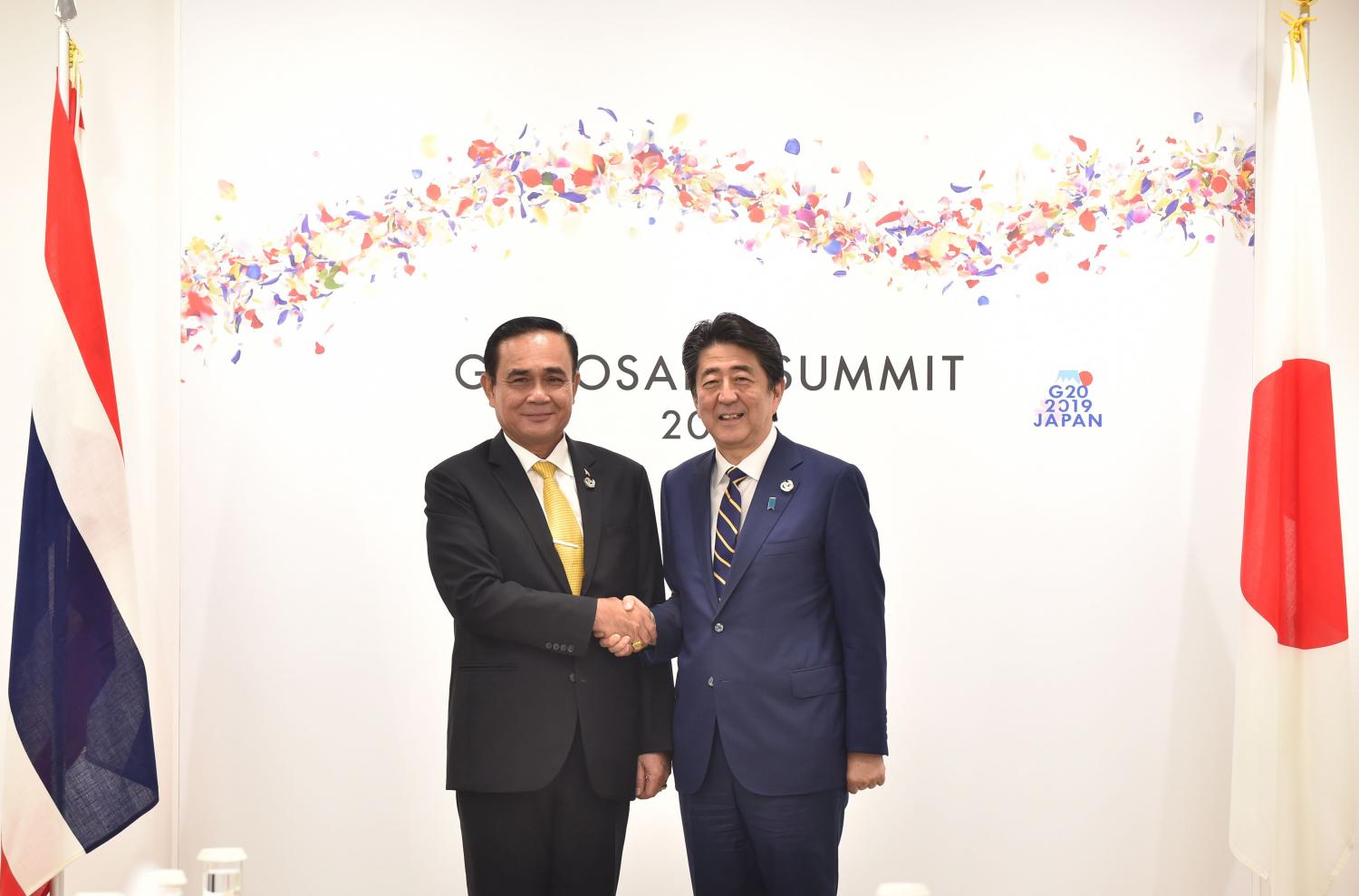 PM mingles at Japan G20 meet