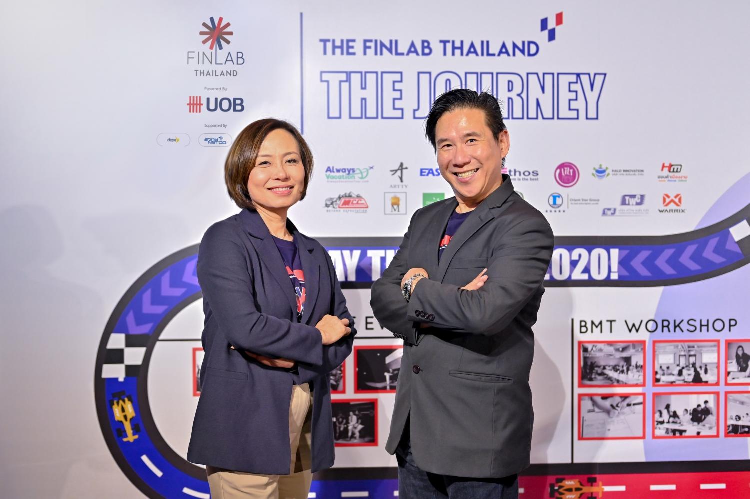 Felix Tan, Co-Head, The FinLab (right), and Piyaporn Ratanaprasartporn, executive director and country head of channels and digitalisation for UOB (Thai), promote a digital scheme for SMEs.