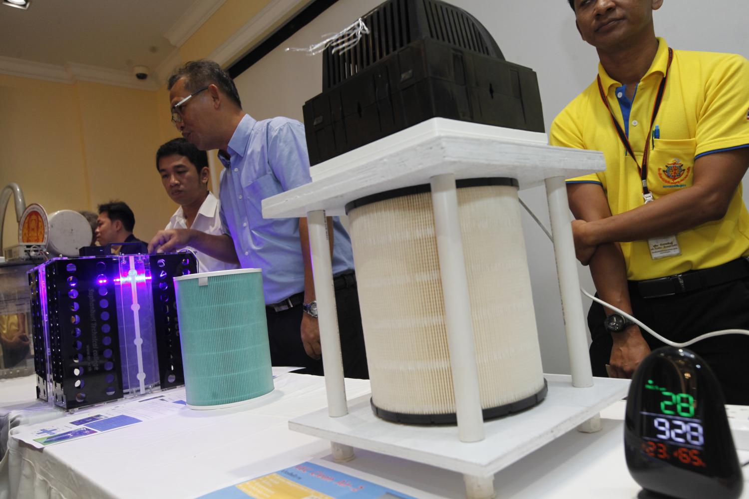 Air filters for schools as city haze worsens