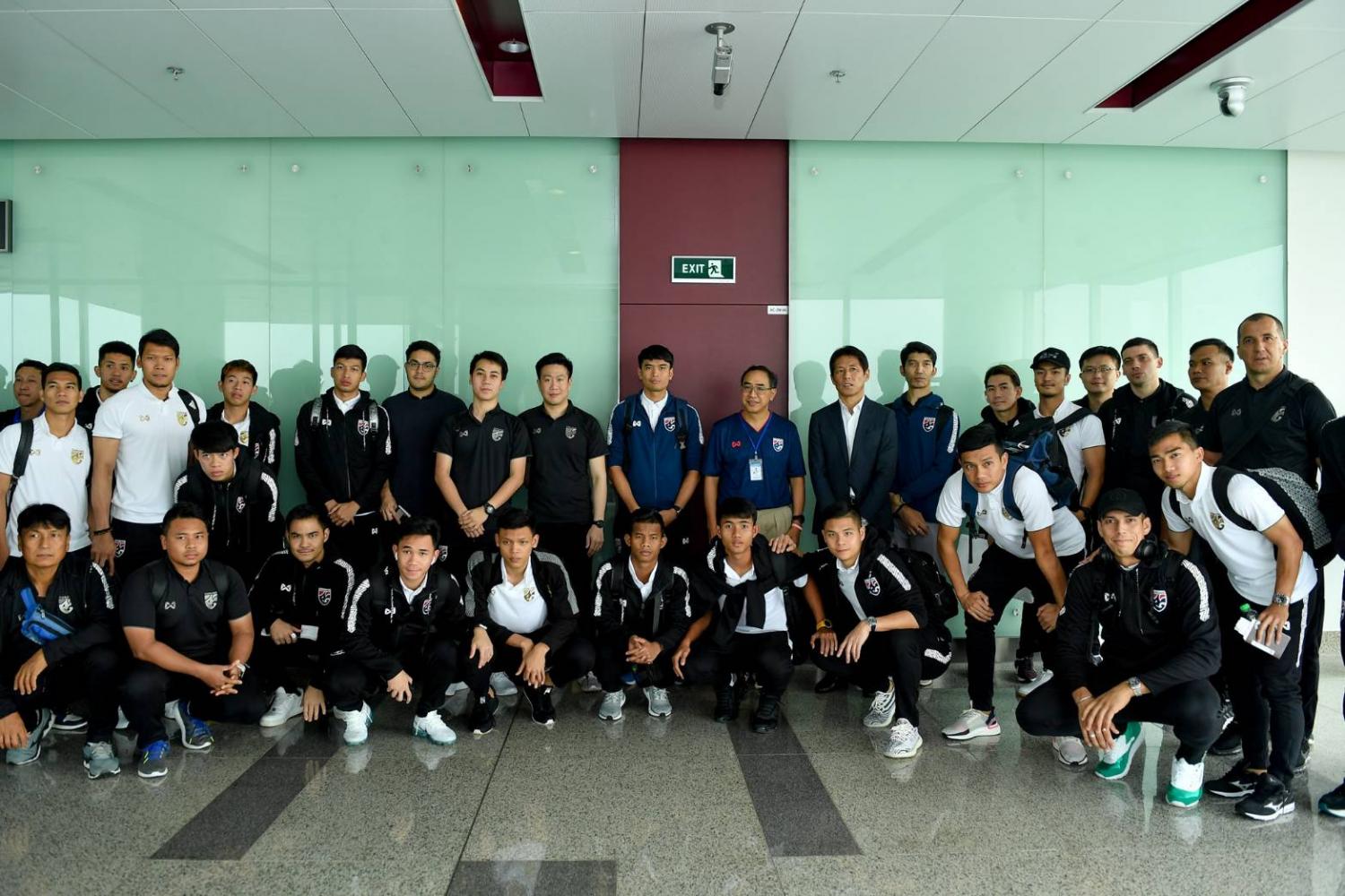 Thailand national team upon their arrival at the Hanoi airport on Saturday. Thailand national team upon their arrival at the Hanoi airport on Saturday.
