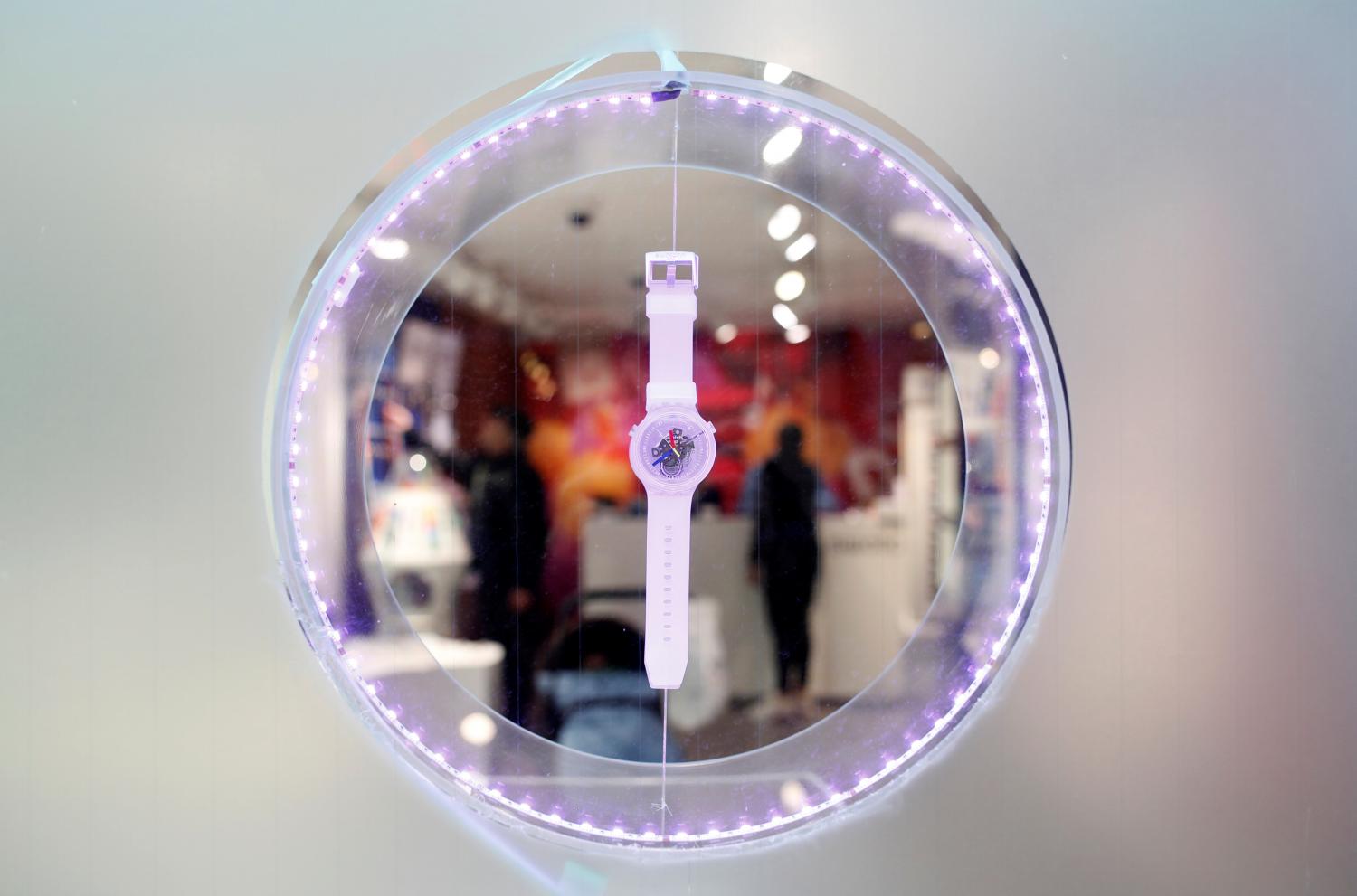 A watch is displayed in the window of a Swatch shop in Luzern, Switzerland. (Reuters photo)