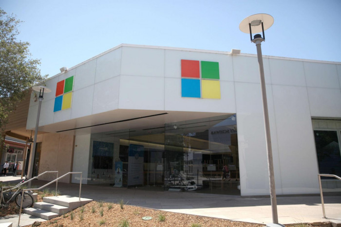 Microsoft to Close Its Retail Stores