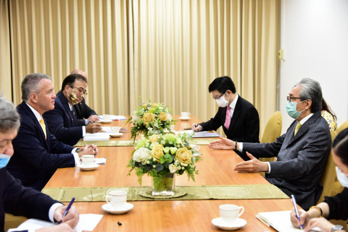 Govt to lure US tech firms