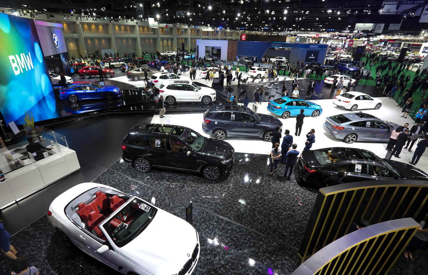 Motor show lifts makers' spirits