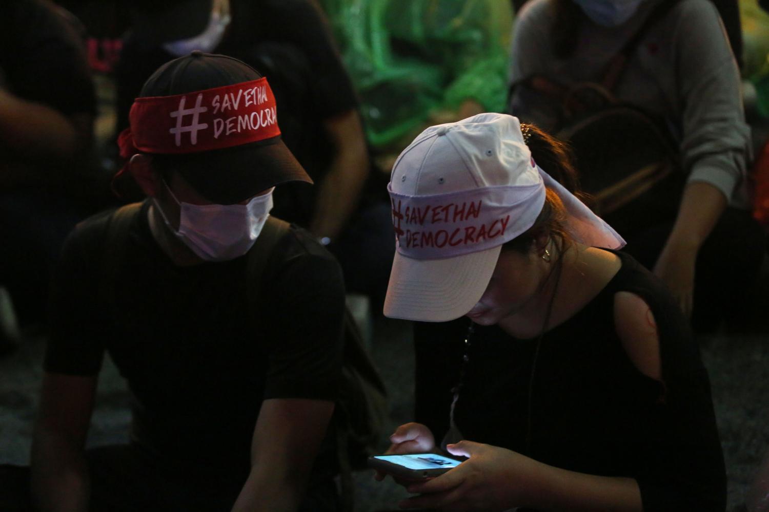 Alternative chat apps appeal to protesters