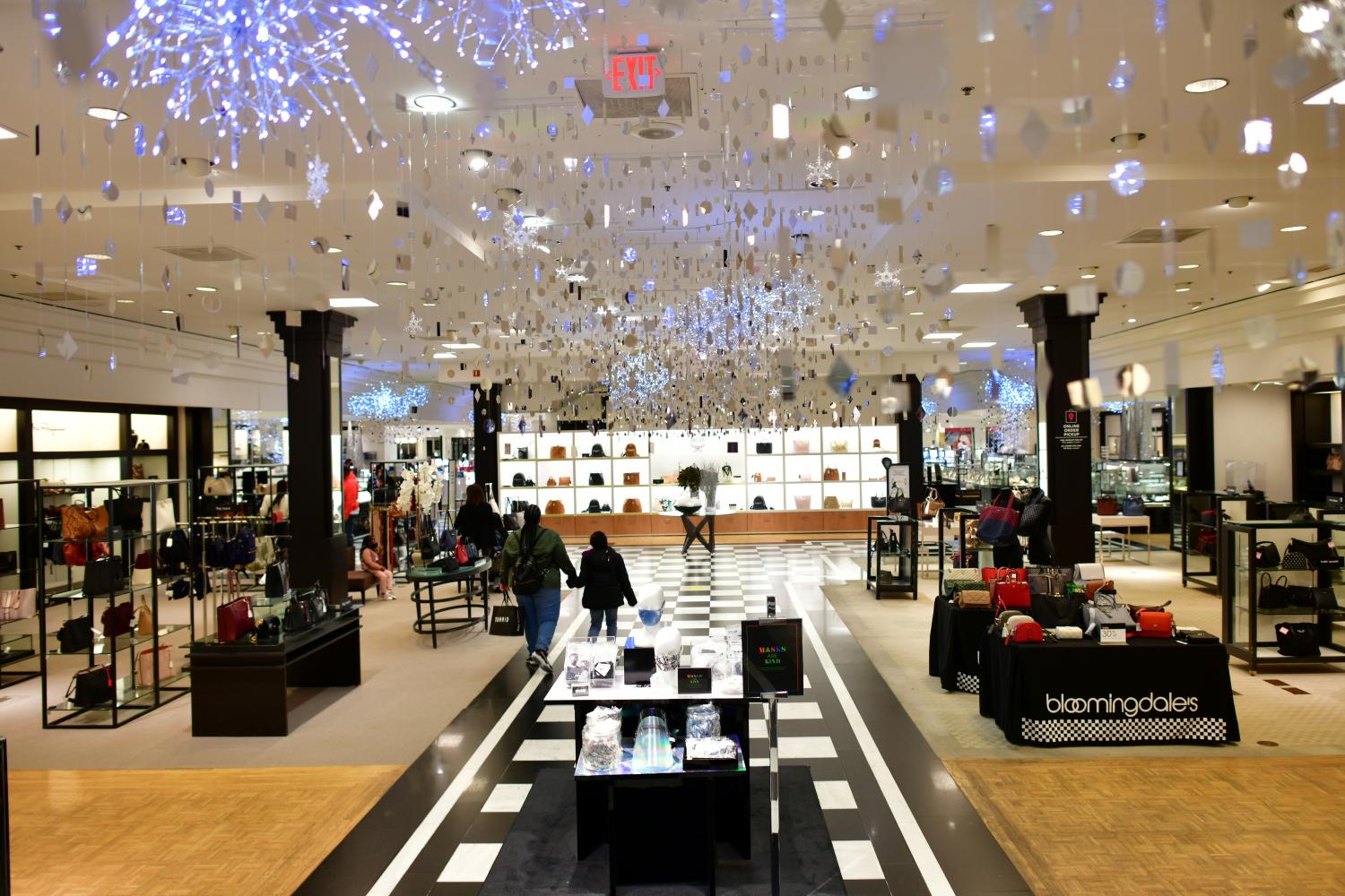 In the United States, shopping malls that have reopened have seen a steep drop in foot traffic compared with last year. (Photo: Reuters) In the United States, shopping malls that have reopened have seen a steep drop in foot traffic compared with last year. (Photo: Reuters)