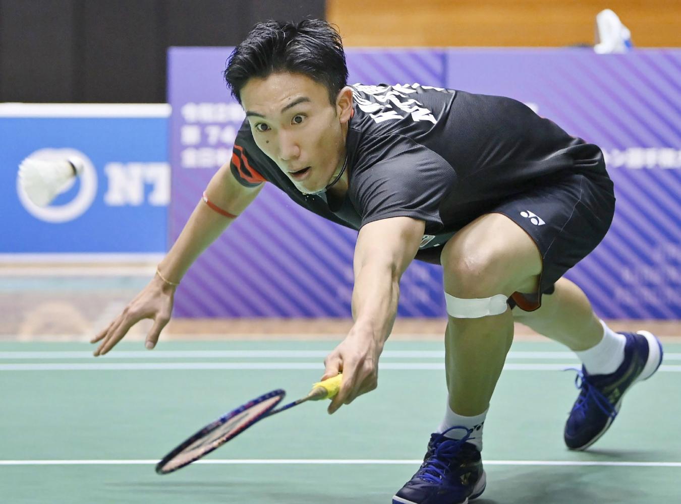 Kento Momota competes at the All-Japan National Championships last month. (AFP photo)