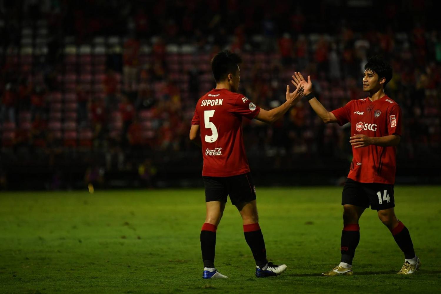 Muang Thong rally twice to hold Buriram at home