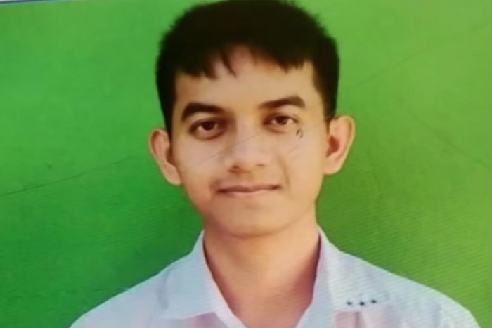 Teen con tragedy, net charmer nabbed, just deserts - Vimarsana News